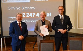 "Rozbudowa drogi gminnej w Sianowie - ul. Słowackiego". 