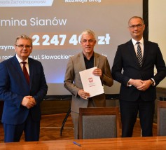 "Rozbudowa drogi gminnej w Sianowie - ul. Słowackiego". 