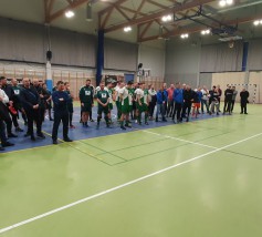Uczestnicy 16. Halowego Turnieju Piłkarskiego Seniorów im. F. Pietraszkiewicza